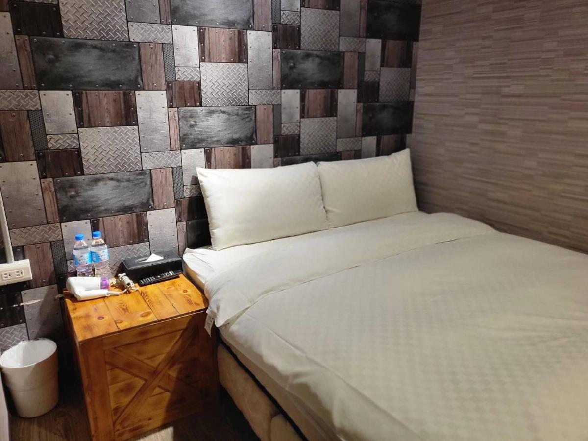 The Cole Hotel Taipei Bagian luar foto