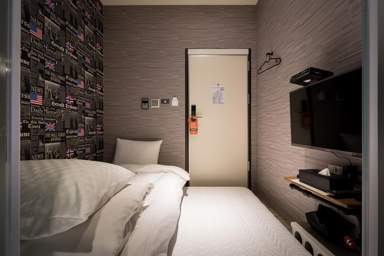 The Cole Hotel Taipei Bagian luar foto